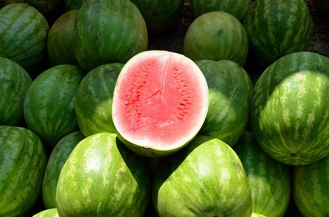 तरब ज क फ यद ड श न कस न Watermelon Benefits Dishes Side Effects In Hindi